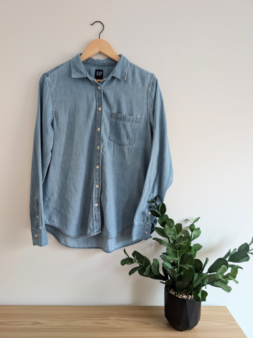 GAP Light Wash Organic Cotton Women's Button-Down Shirt